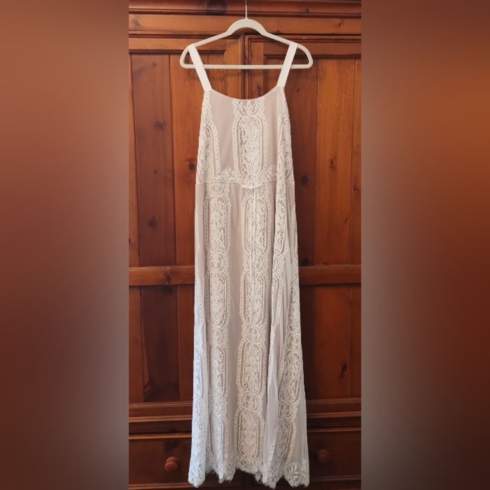Adelyn Rae ribbon strap floor length maxi dress in cream lace size M